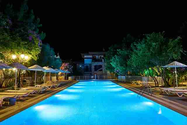 Hotels 1 Find Your Perfect Stay: Best Hotels & Accommodations